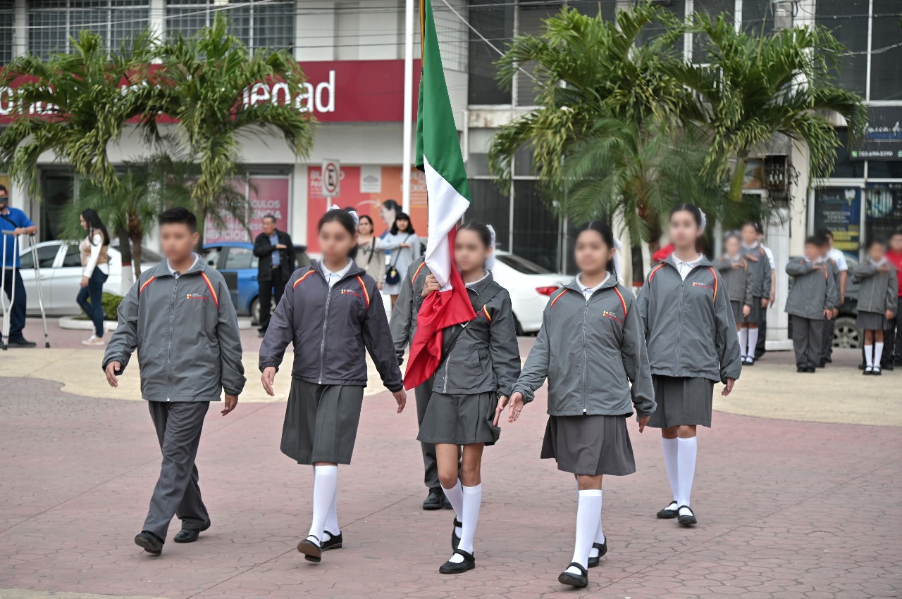 Centro Educativo Euroamericano participa en Lunes Cívico