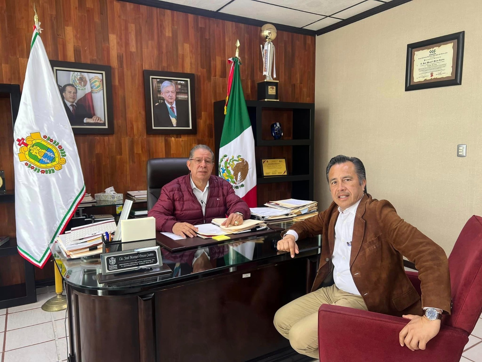 Operativo Coordinado para proteger la tranquilidad de Tuxpan; el Gobernador Cuitláhuac García Jiménez se reunió con el alcalde José Manuel Pozos Castro