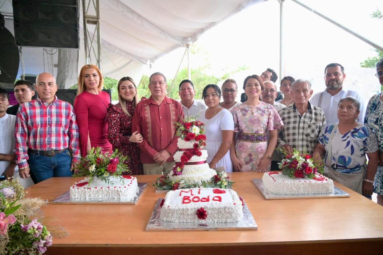 180 parejas contrajeron matrimonio en Tuxpan, como parte del Programa “Bodas Colectivas 2024”