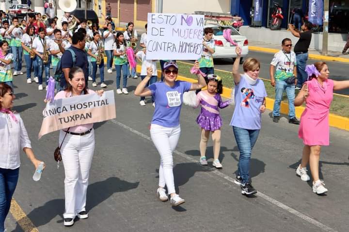 Con marcha pacífica y jornada de salud, DIF Tuxpan conmemora el Día de la Mujer