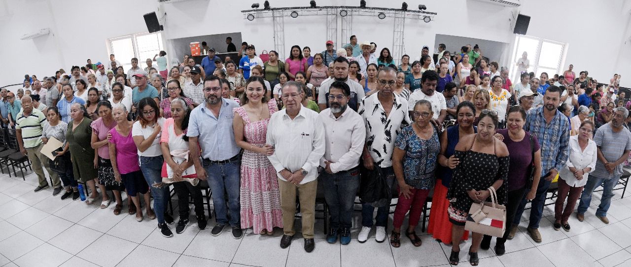 Más de 300 personas beneficiadas por la Campaña Visual “Una Mirada Hacia el Corazón”, que realiza el DIF Estatal, DIF Municipal y el Ayuntamiento de Tuxpan.