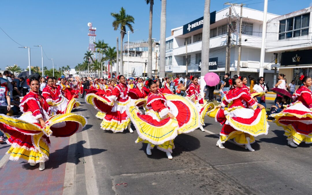 Con multitudinario desfile se conmemoró el 114 Aniversario del Inicio de la Revolución Mexicana